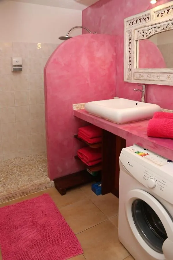 Punauia Quiet Apartment With Sea View 普纳奥亚